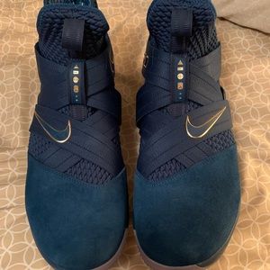 Lebron Soldier 12’s